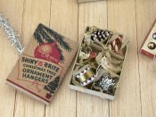 juldekoration. videll, dockskåp tittskåp