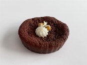 chocolate cake, basket
dollshouse, roombox, sandra Vikstrom
