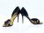 Ett par skor modell Miss Beyonce omålade -från Alison Davies
